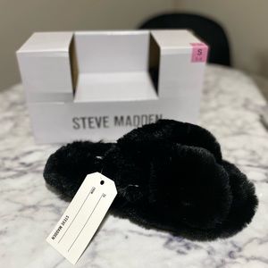 BLACK faux fur slippers